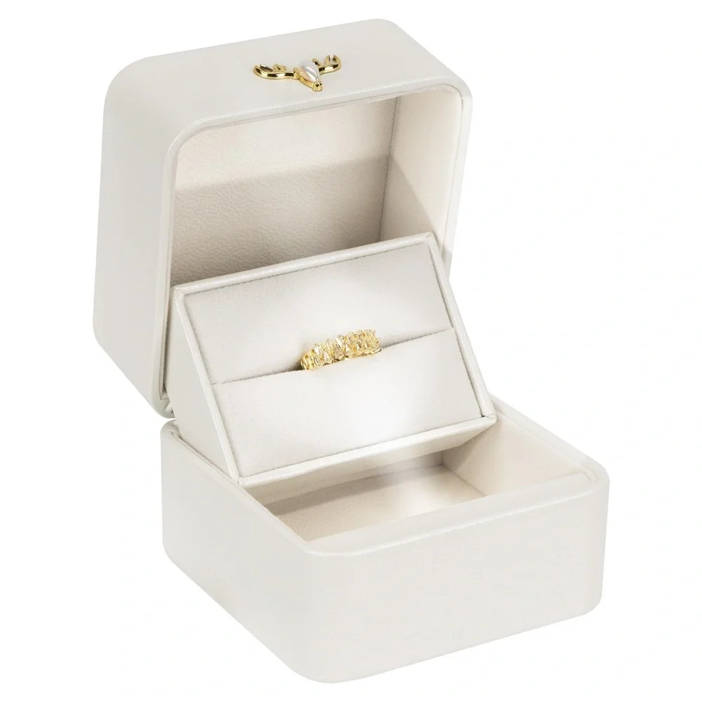 CAIRIAC‎ LED Lighted Ring Box OS White Proposal Wedding Jewelry Case New